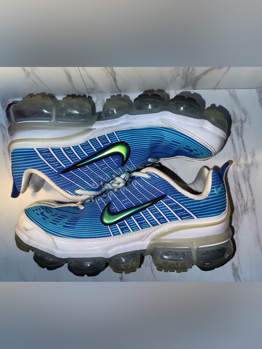 Men’s Size 9 Nike Blue and Green Iridescent Swoosh VaporMax 360 Royals